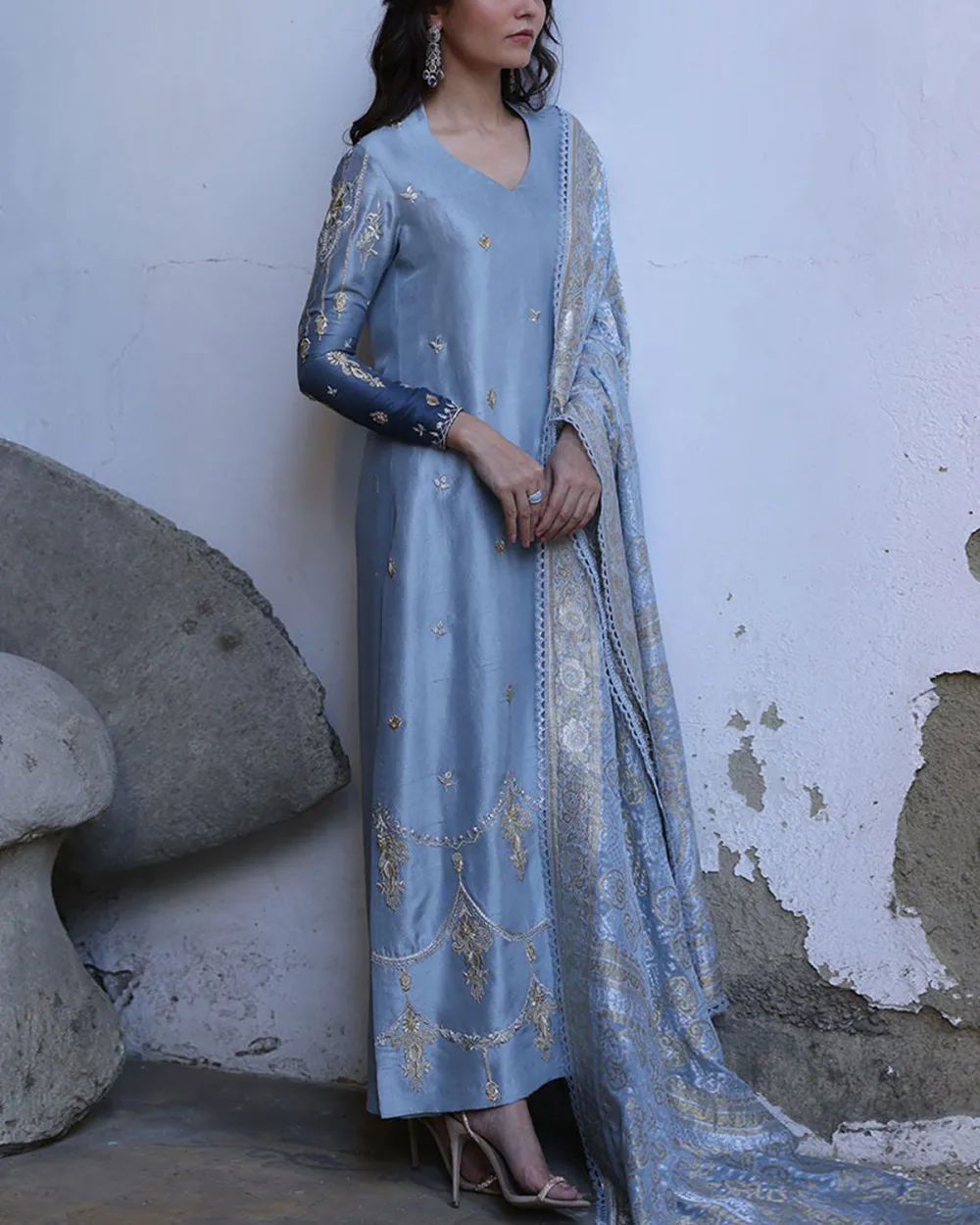 Elegant embroidered kaftan