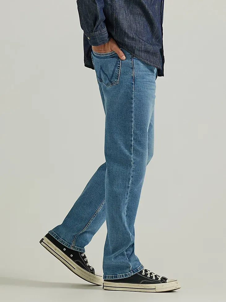 MEN'S REGULAR FIT FLEX JEAN IN LIGHT WASH