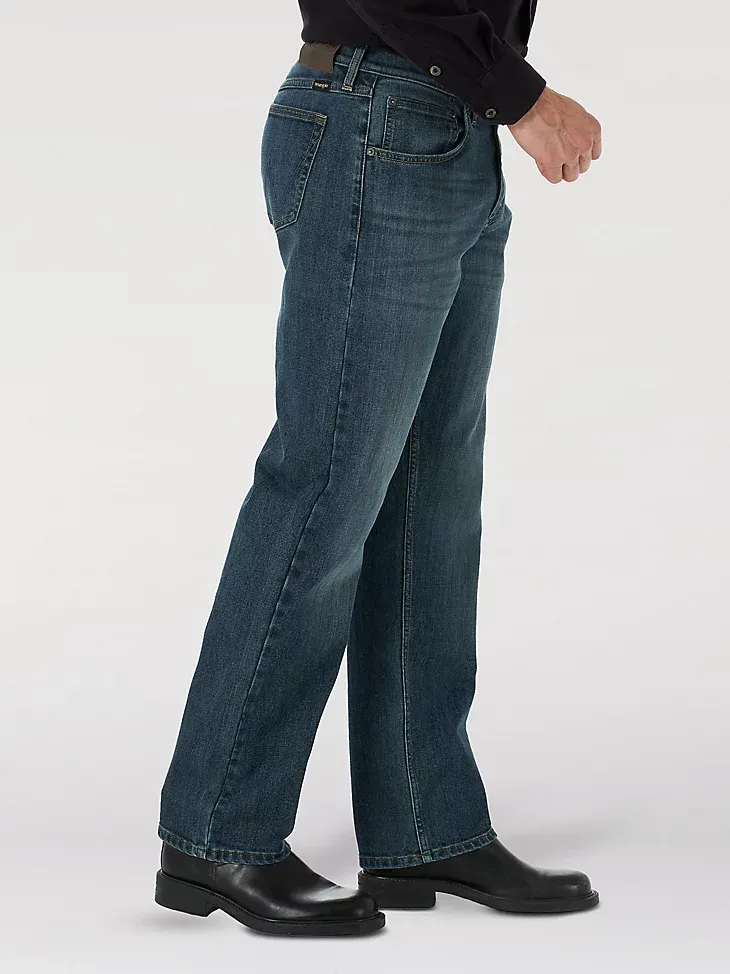 MEN'S RELAXED FIT FLEX JEAN IN MID DENIM