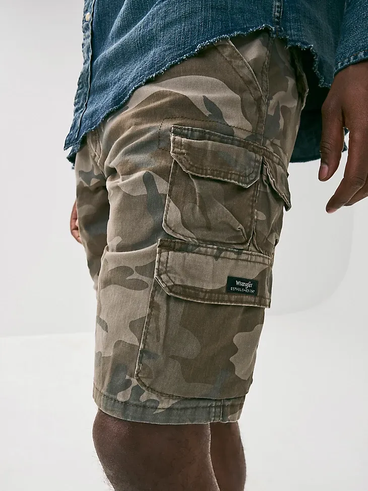 WRANGLER® MEN'S FIVE STAR PREMIUM STACKED CARGO SHORT IN TWILL