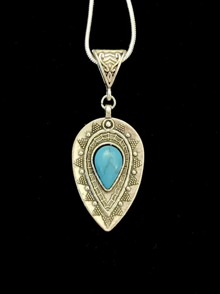 Vintage Carved Turquoise Pendant Necklace