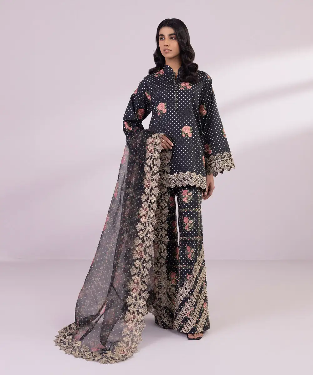 3 Piece - Embroidered Lawn Suit