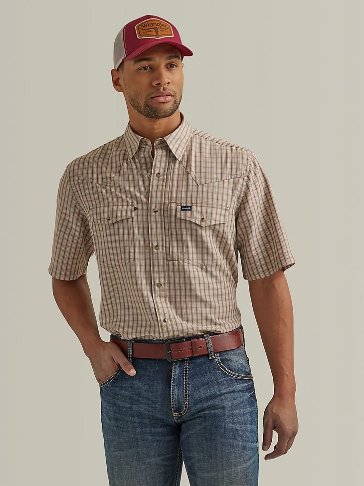 MEN'S WRANGLER PERFORMANCE SNAP SHORT SLEEVE PLAID SHIRT IN BROWN RUST