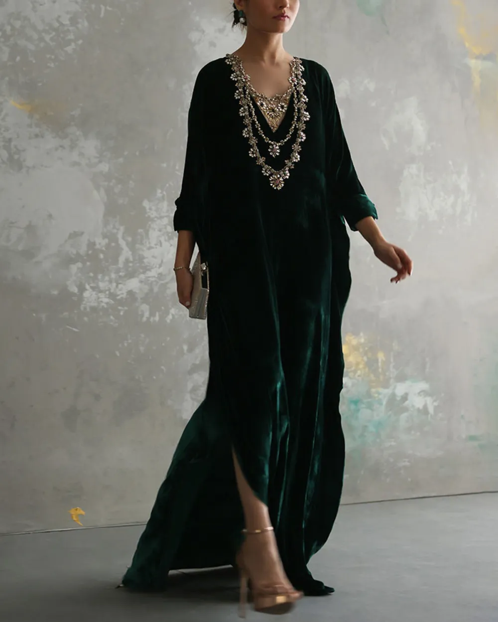 Elegant crystal velvet kaftan