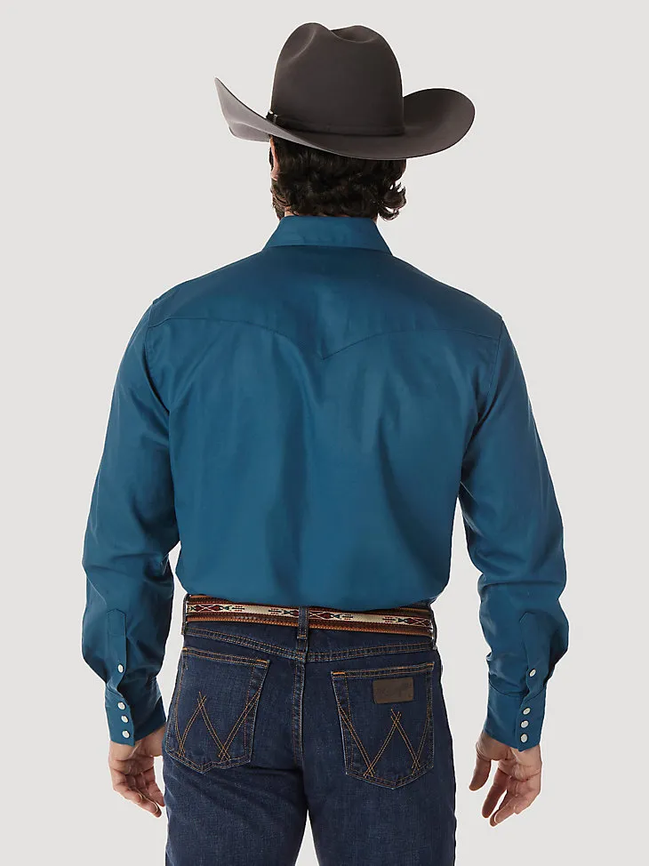 COWBOY CUT® FIRM FINISH LONG SLEEVE WESTERN SNAP SOLID WORK SHIRT IN CHAMBRAY BLUE