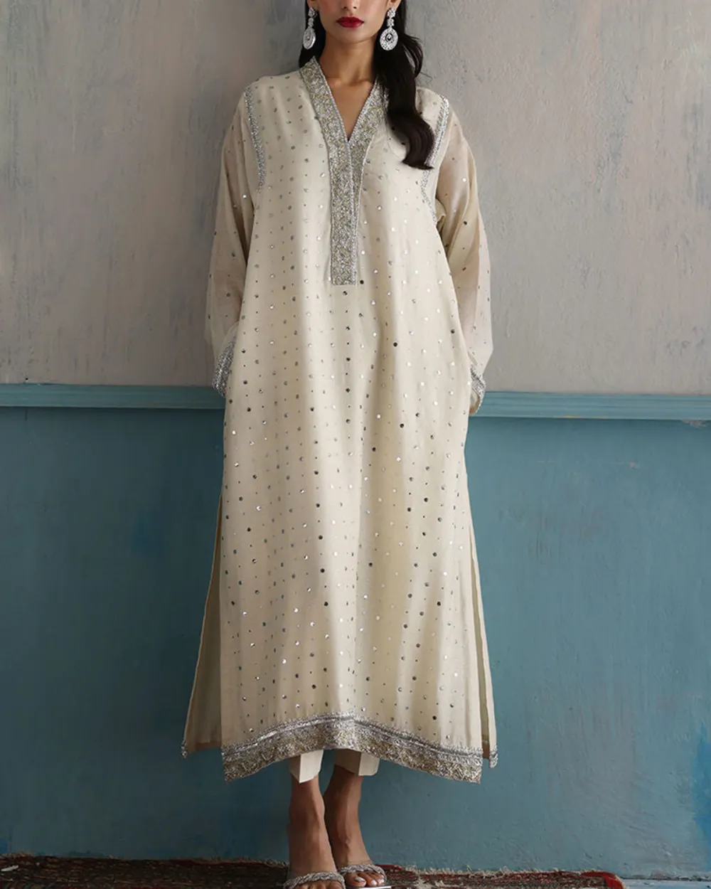 Elegant embroidered sequin polka dot kaftan