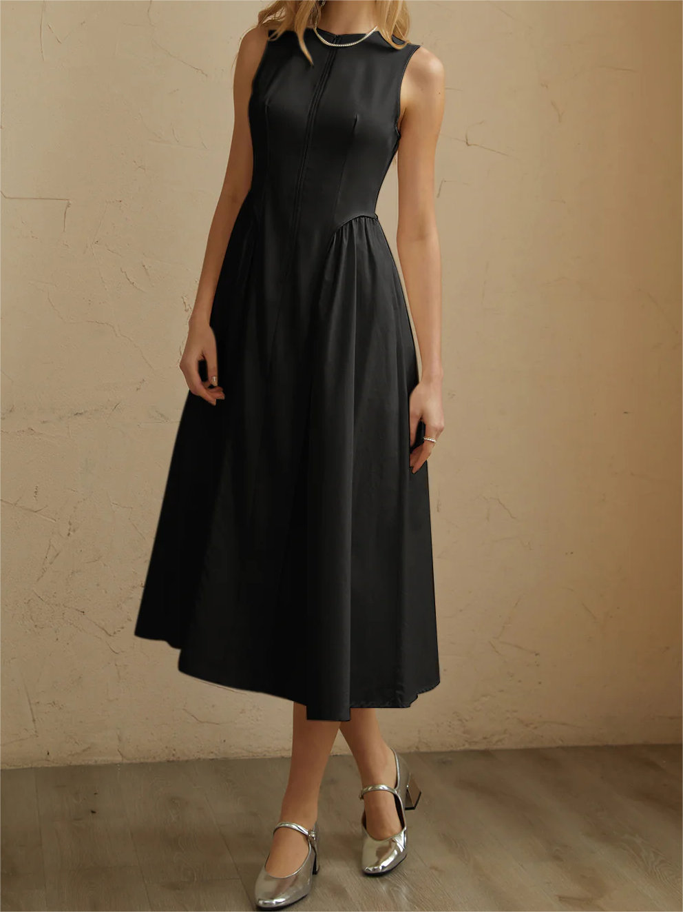 Sleeveless Pockets Pleated Midi Dress