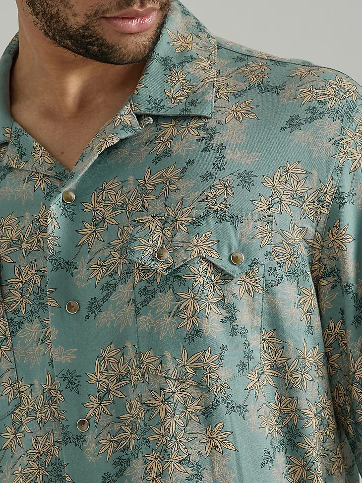 WRANGLER® COCONUT COWBOY SNAP FRONT CAMP SHIRT IN HIBISCUS ON TAN