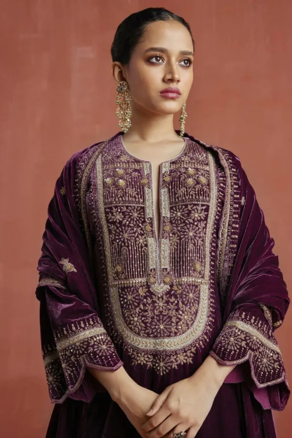 Aitbaar Kurta Set