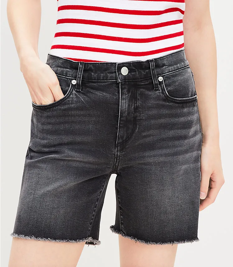 Frayed Boyfriend Shorts in Washed Black Wash