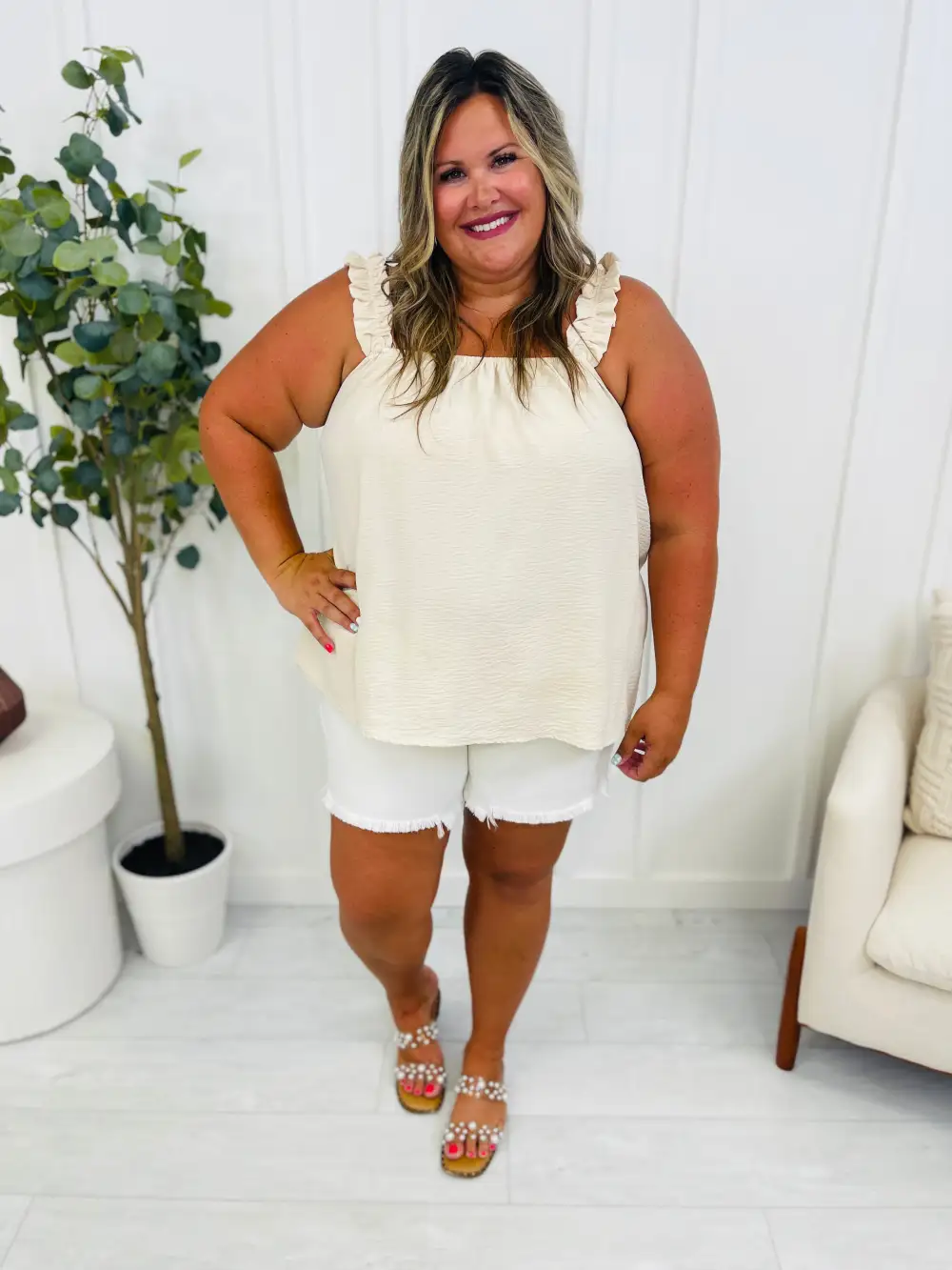 REG/CURVY Fray Goodbye White Frayed Hem Shorts