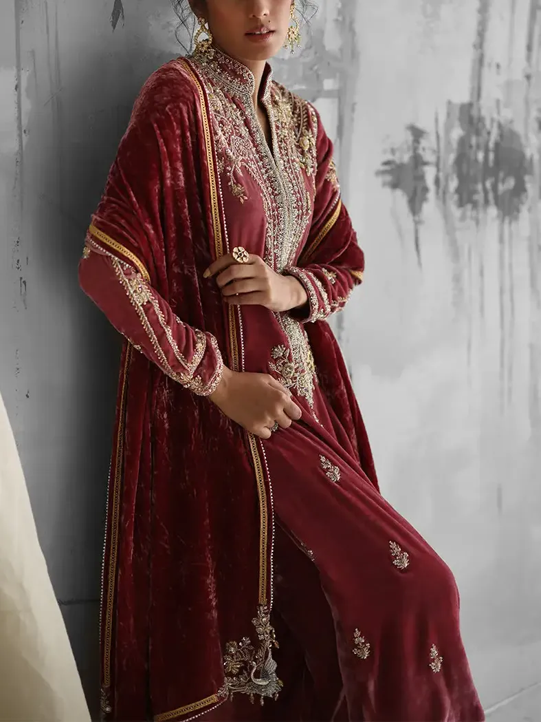 Elegant velvet kaftan