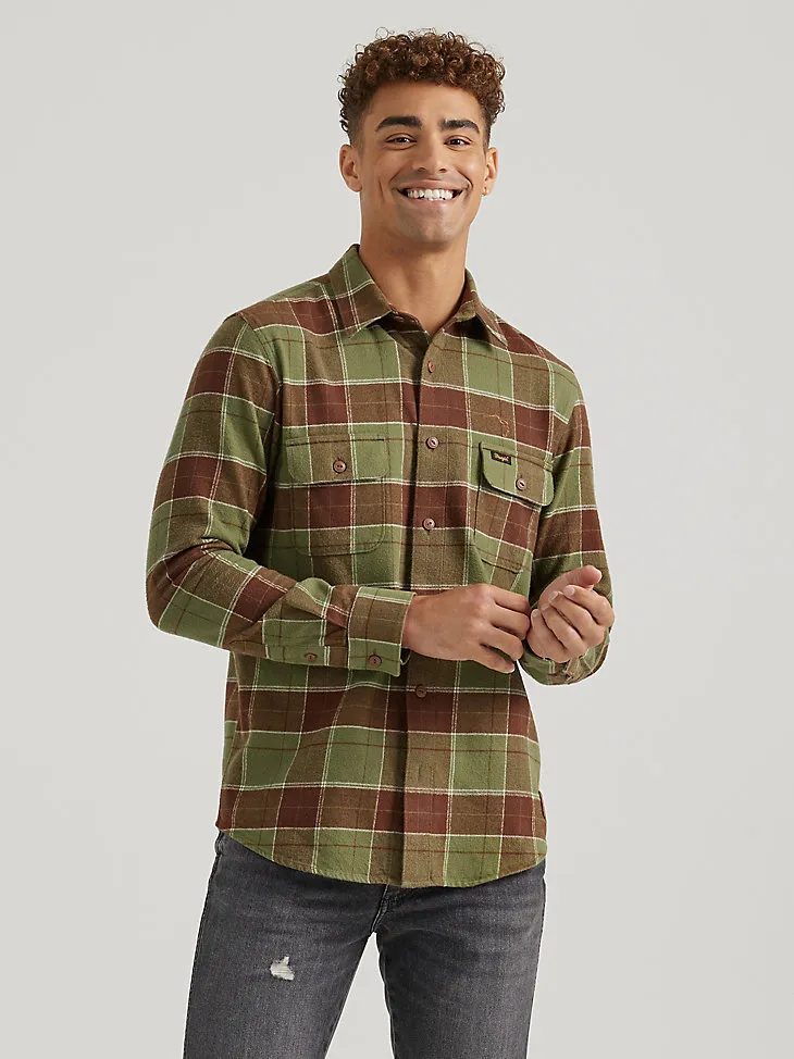 WRANGLER X BUFFALO TRACE™ MEN'S FLANNEL SHIRT IN KENTUCKY GREEN