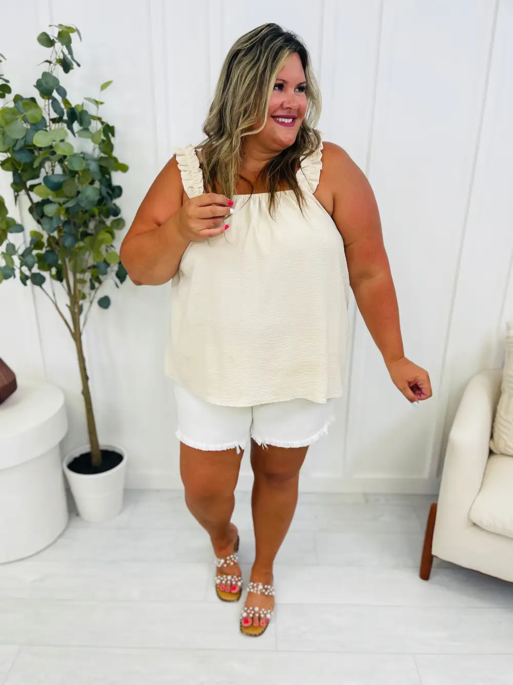 REG/CURVY Fray Goodbye White Frayed Hem Shorts