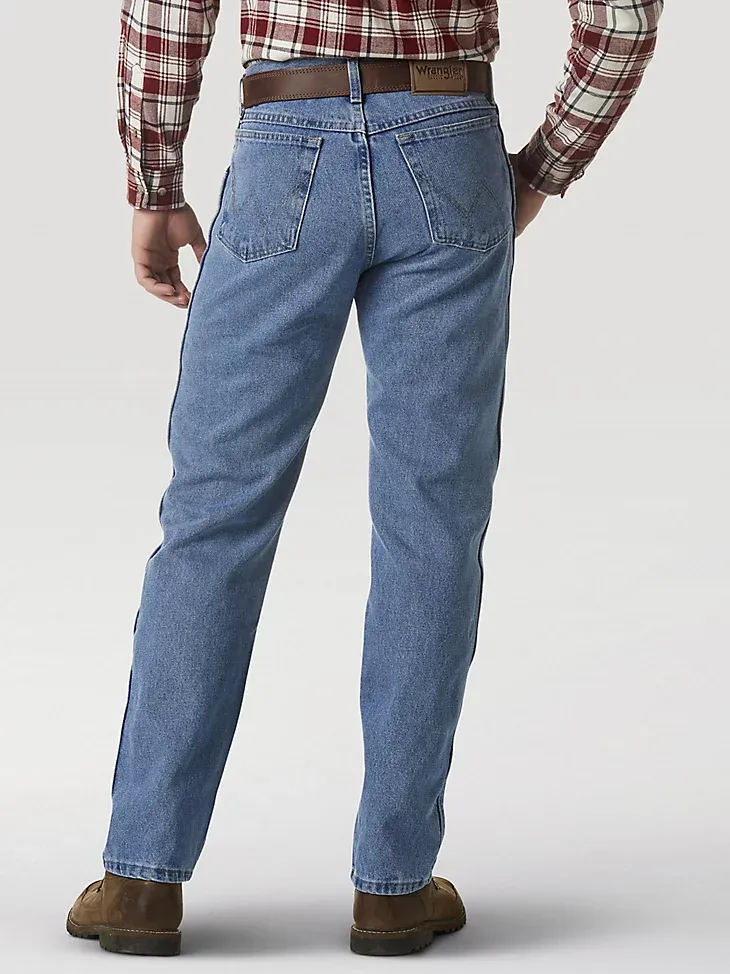 WRANGLER RUGGED WEAR® CLASSIC FIT JEAN IN ROUGH WASH