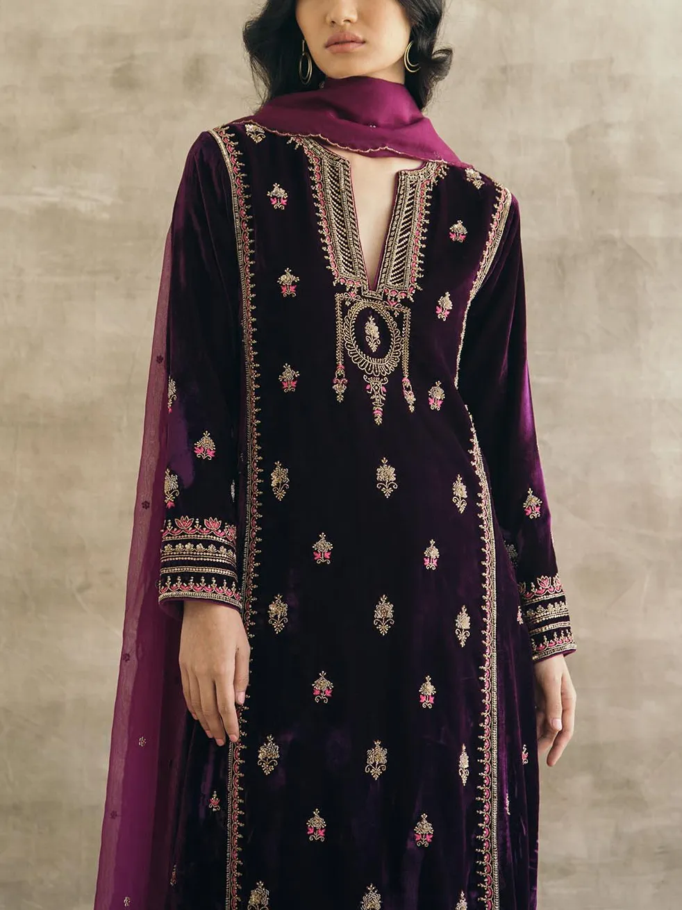 Elegant embroidered kaftan