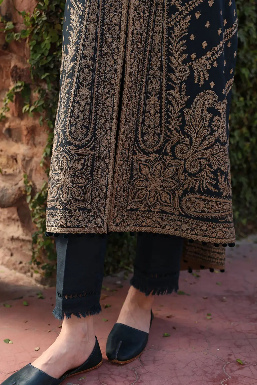 EMBROIDERED SLUB KHADDAR SETS