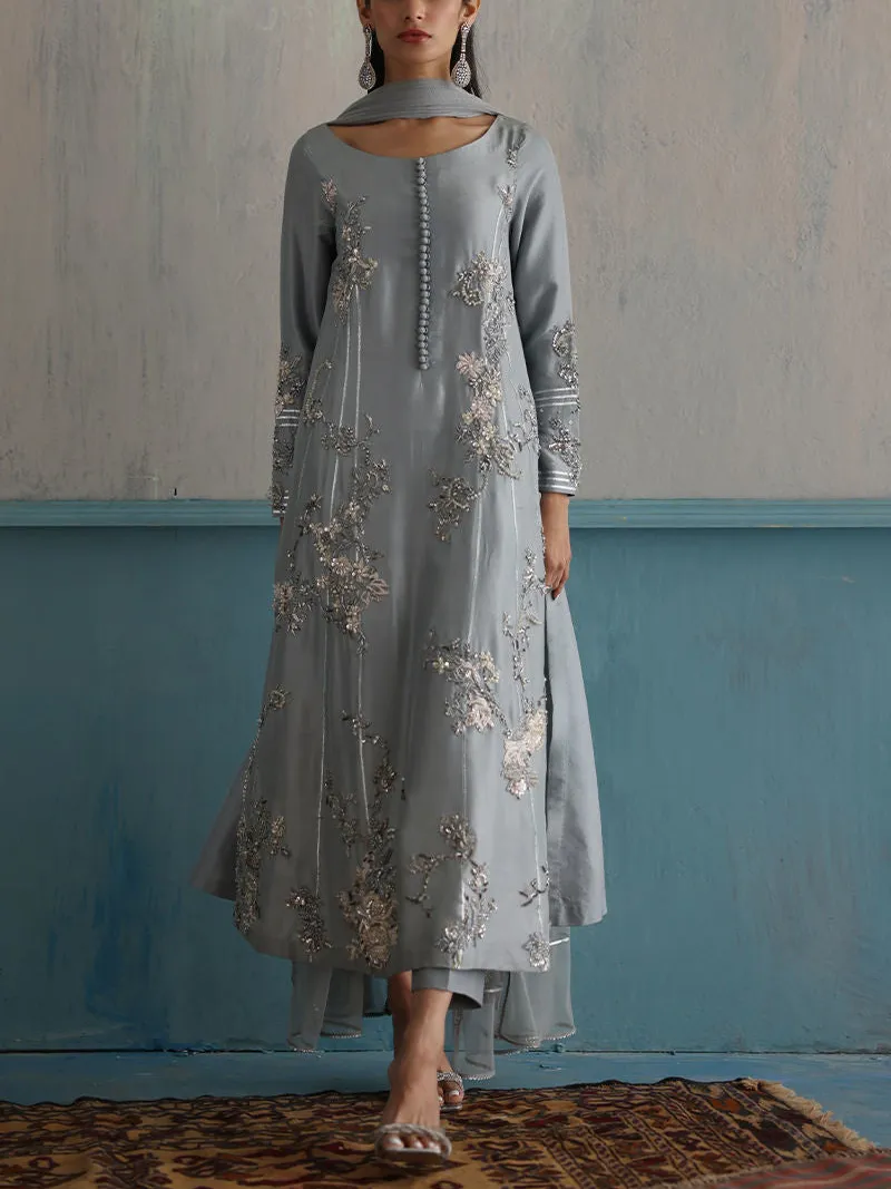 Elegant embroidered kaftan