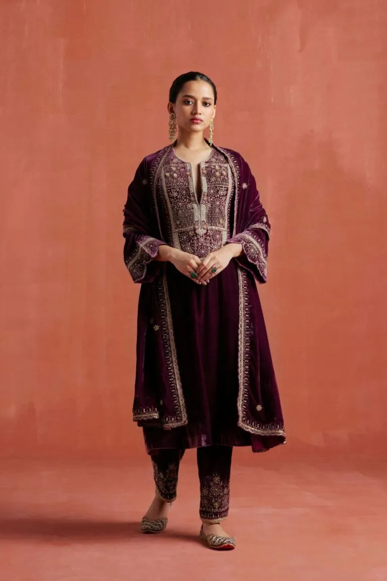 Aitbaar Kurta Set