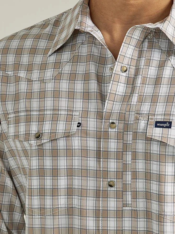 MEN'S WRANGLER PERFORMANCE SNAP LONG SLEEVE PLAID SHIRT IN TAN PLAID