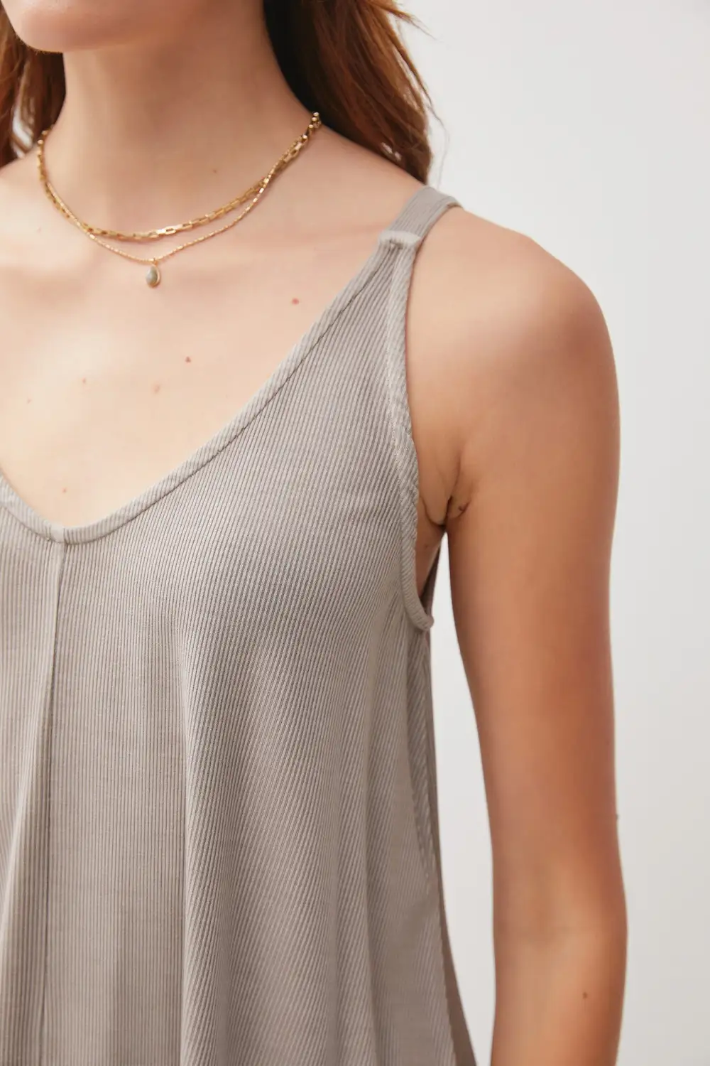 FLOWY VNECK KNIT TANK