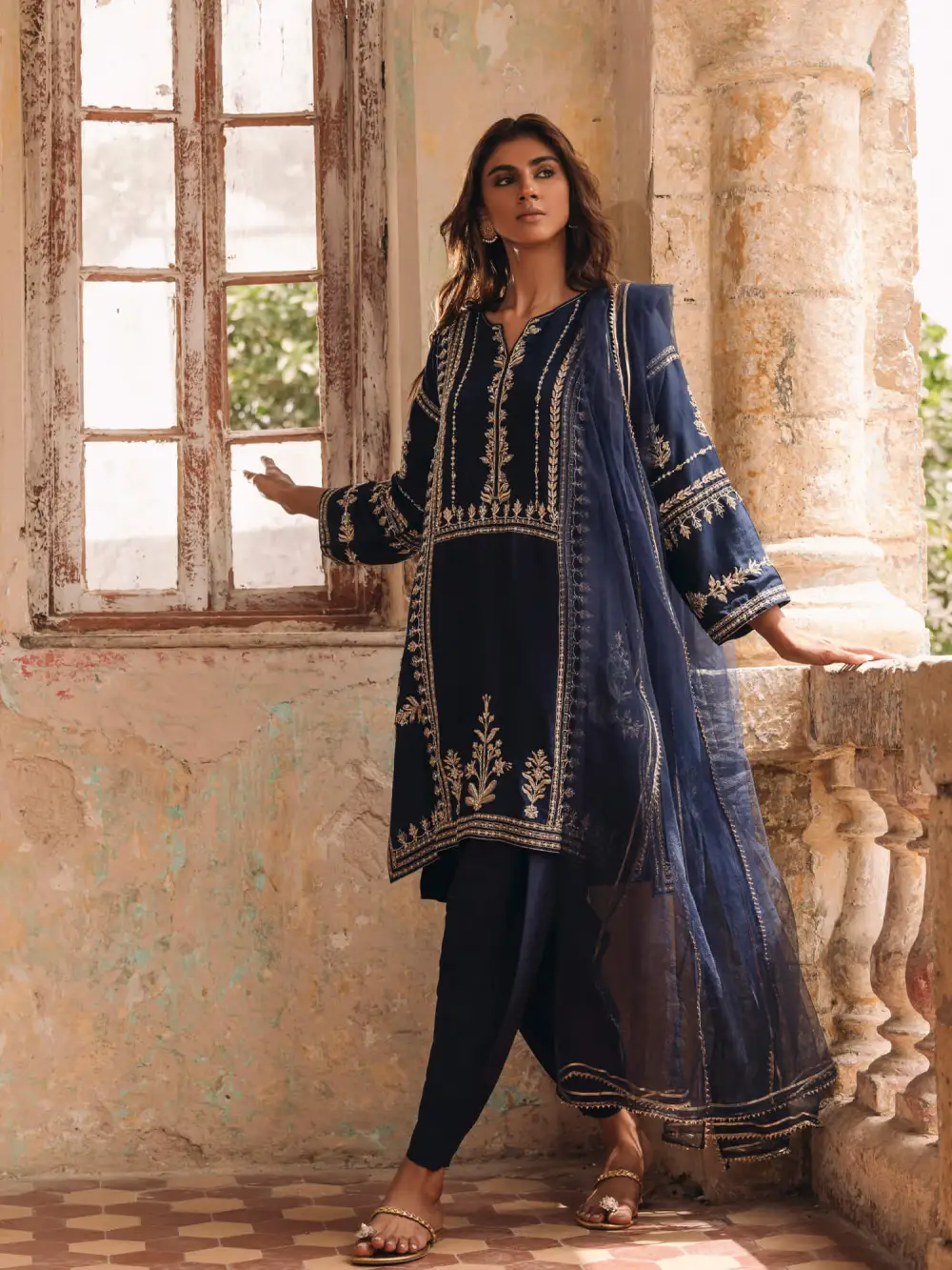 RAYA KURTA W/ SKINNY SHALWAR & DUPATTA