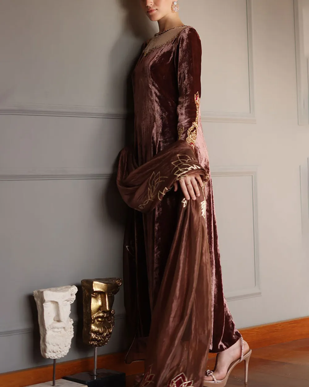 Elegant velvet kaftan