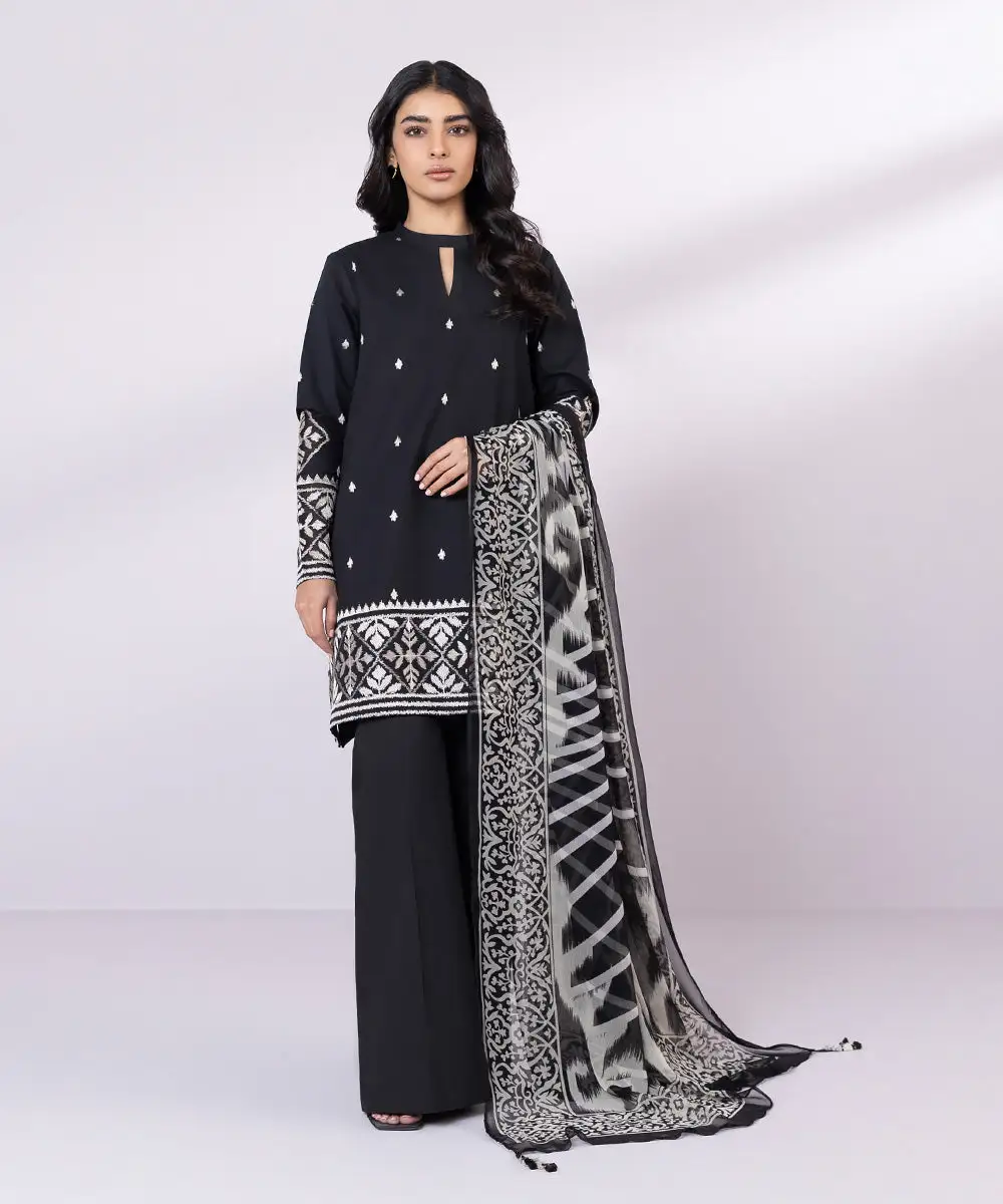 3 Piece - Embroidered Lawn Suit