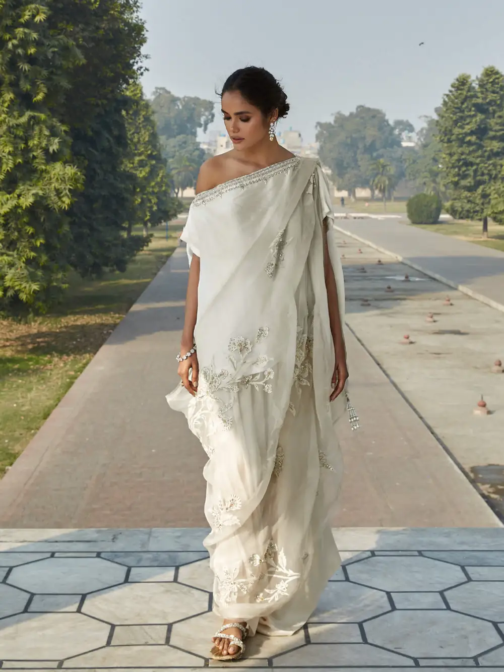 OFF SHOULDER W/ LOOSE PANT & DUPATTA